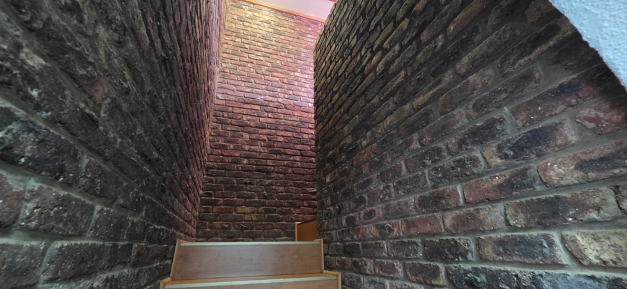 5 Bedroom Property for Sale in Wilkoppies North West